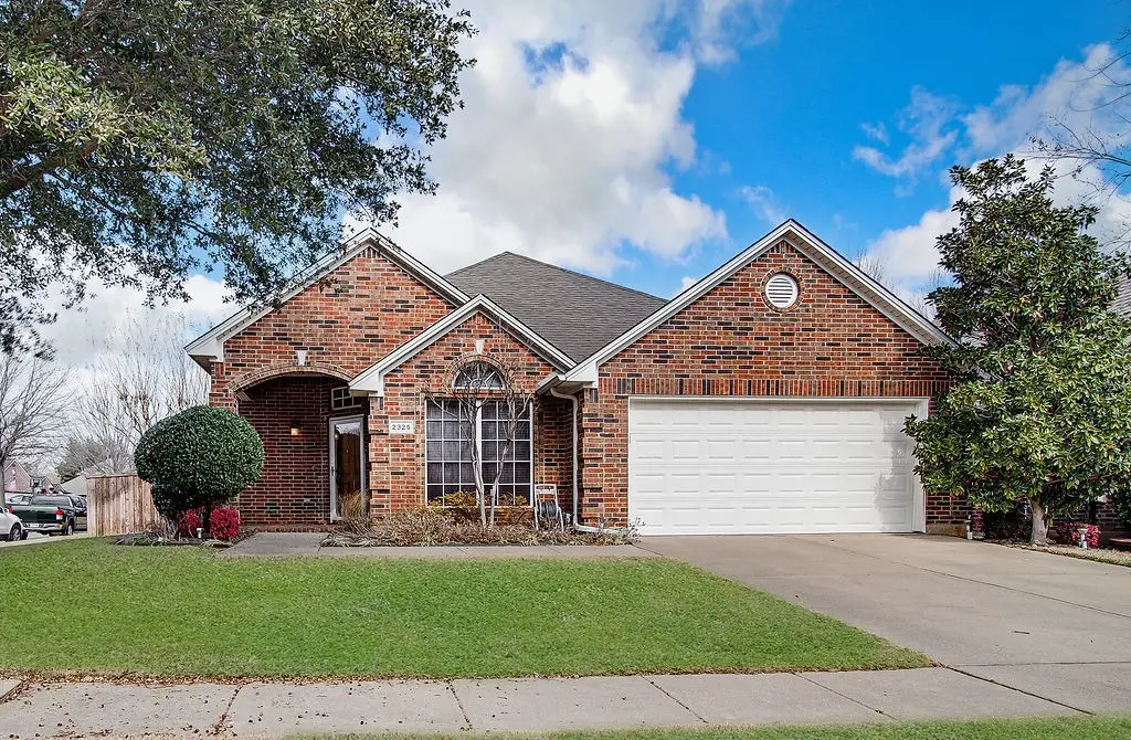 2325 Point Star Drive, Arlington, TX 76001 - Image #1
