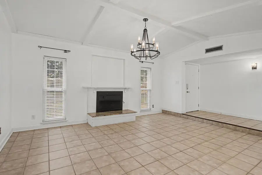 1405 Wind Cave Circle, Plano, TX 75023 - Image #2