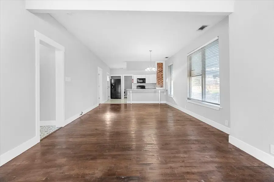 419 W 5th Street, Bonham, TX 75418 - #3