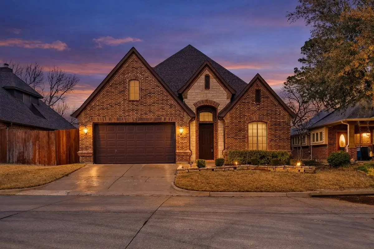 716 Crestridge Circle, Euless, TX 76040 - Image #1