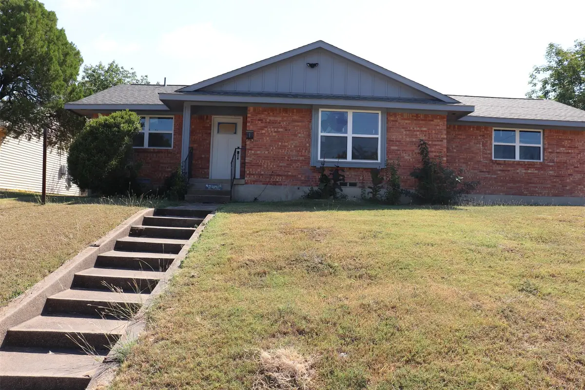 2406 Magna Vista Drive, Dallas, TX 75216 - #1