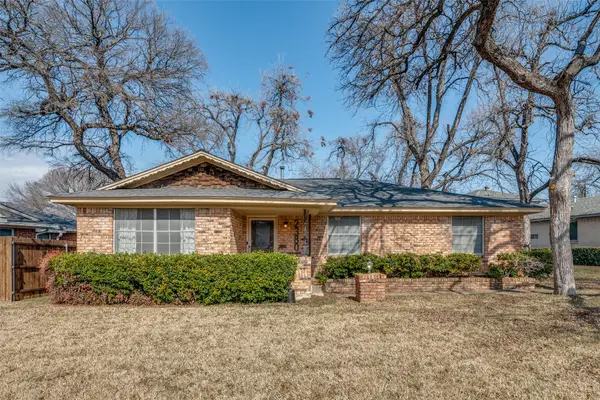 2380 Fenestra Drive, Dallas, TX 75228