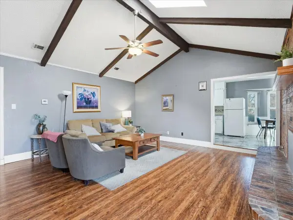 1401 Country Manor Road, Fort Worth, TX 76134