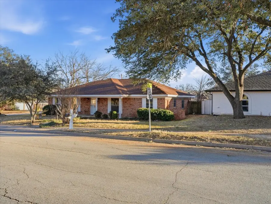 1401 Country Manor Road, Fort Worth, TX 76134 - #3