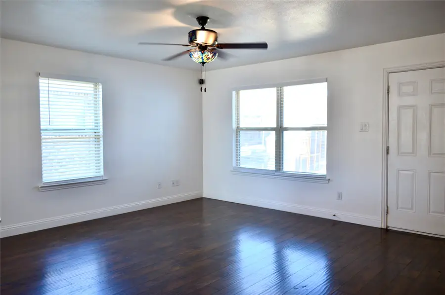 4925 Fitzhugh Avenue, Fort Worth, TX 76105 - #3