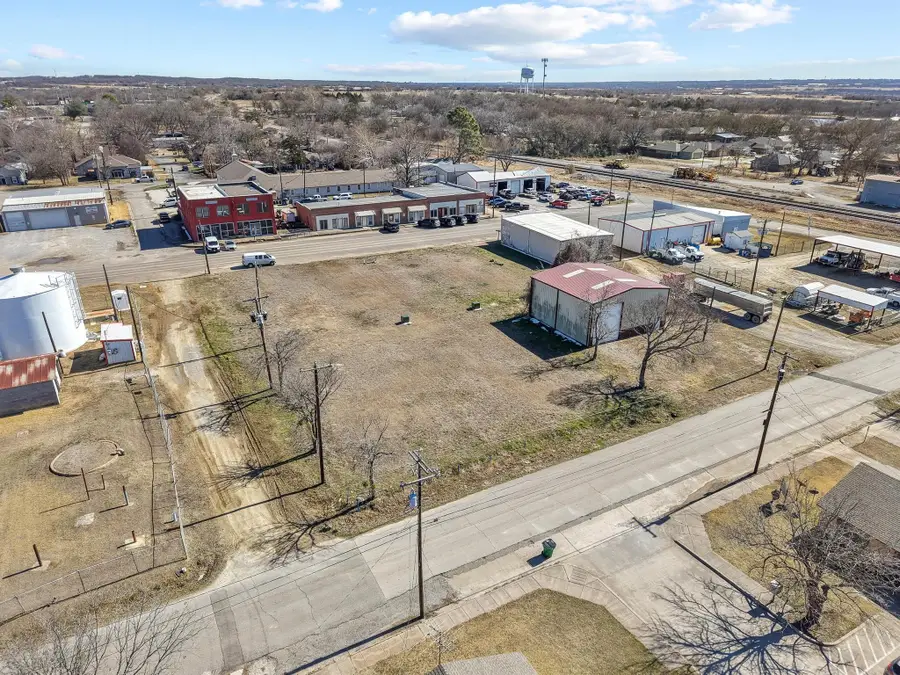 401 Grayson Street, Pottsboro, TX 75076 - #3