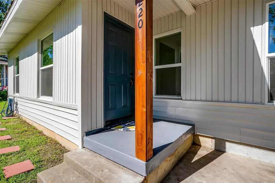 1220 S Brazos Street, Weatherford, TX 76086 - #2