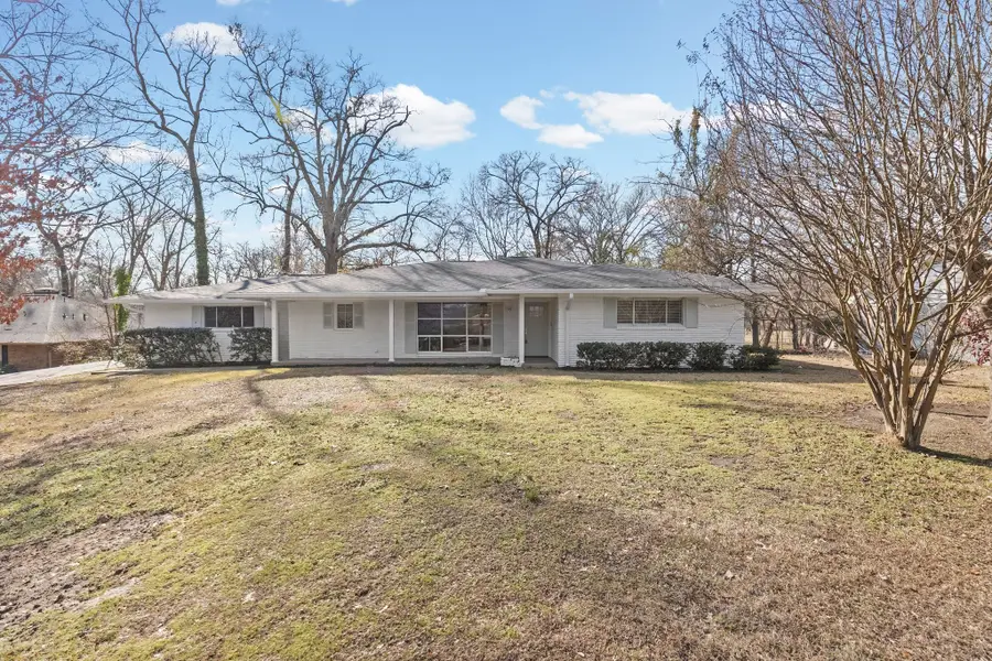 1106 S Williams Avenue, Mount Pleasant, TX 75455 - #2
