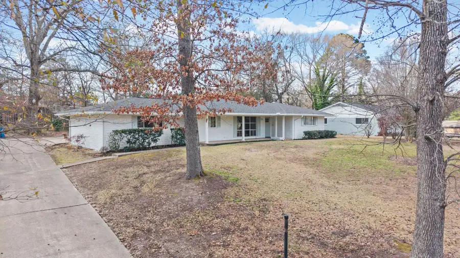 1106 S Williams Avenue, Mount Pleasant, TX 75455 - #3