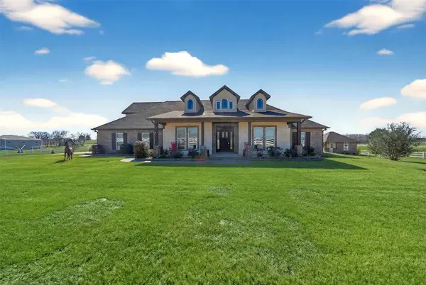 23151 Champion Drive, Lindale, TX 75771