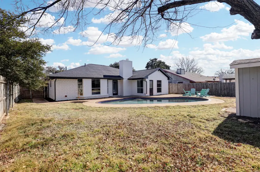 312 Almond Lane, Euless, TX 76039 - Image #2