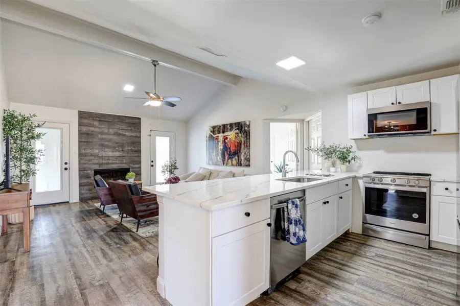 312 Almond Lane, Euless, TX 76039 - Image #3