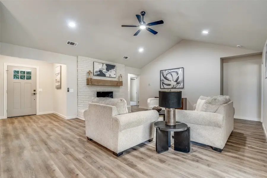 229 Lansford Drive, Benbrook, TX 76126 - #3