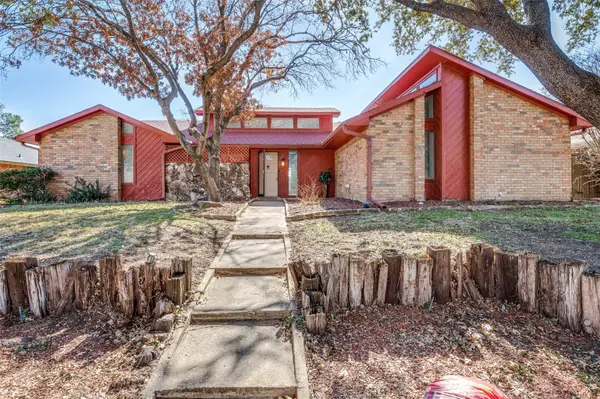 3808 E Runge Court E, Irving, TX 75038