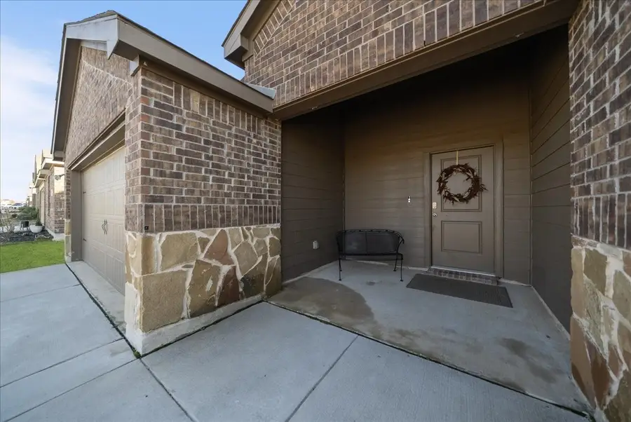 816 Glover Drive, Aubrey, TX 76227 - Image #2