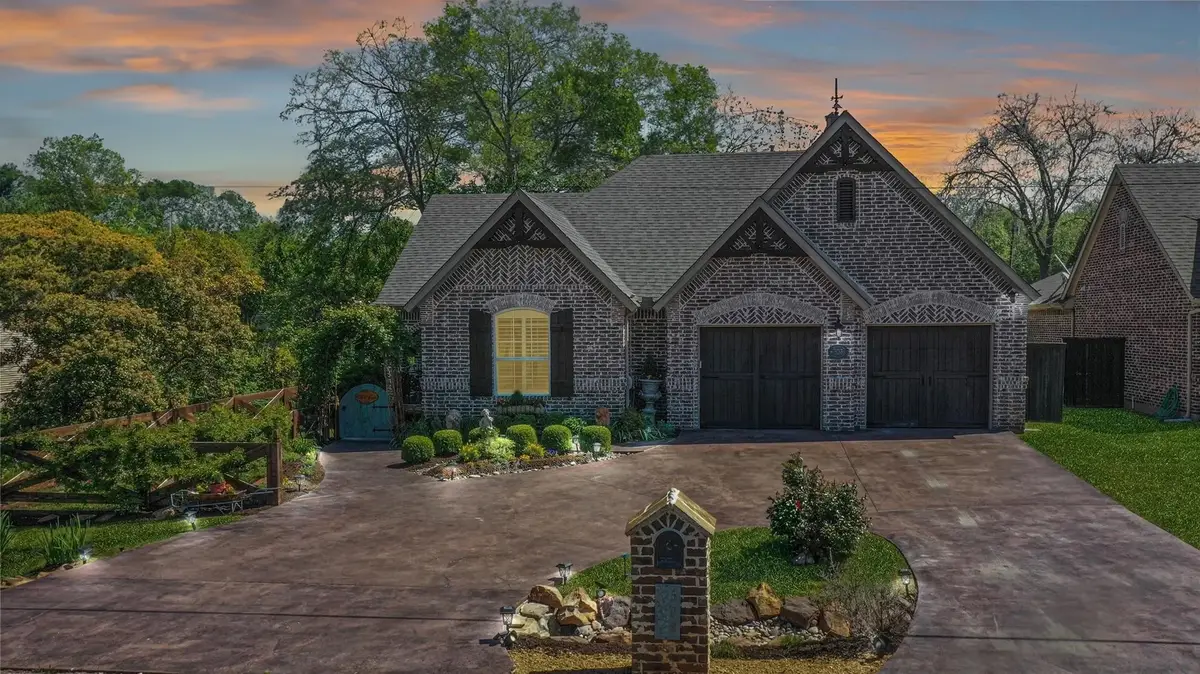 523 S Dallas Street, Van Alstyne, TX 75495 - #1