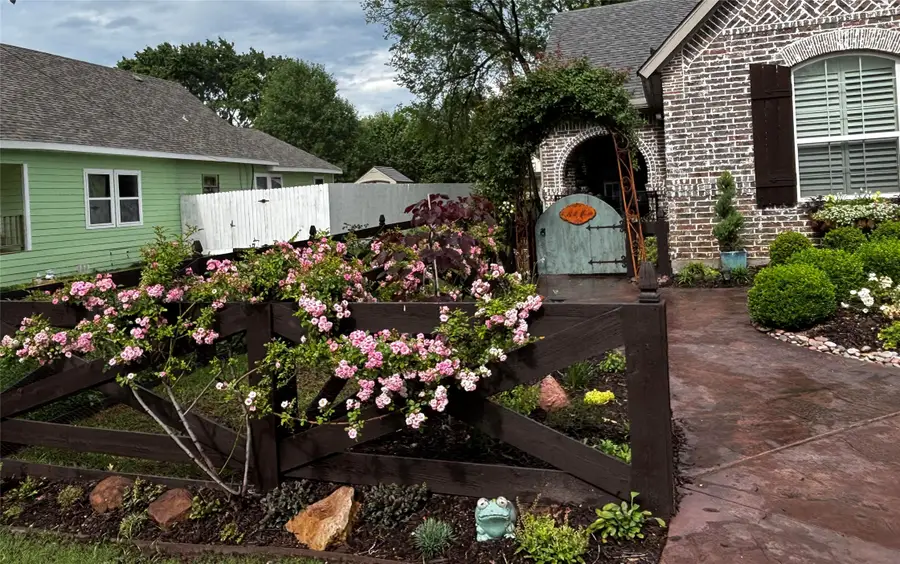 523 S Dallas Street, Van Alstyne, TX 75495 - #3