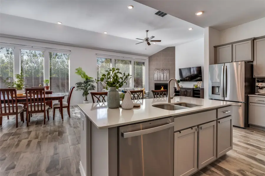 4602 Magnolia Park Drive, Arlington, TX 76005 - Image #2