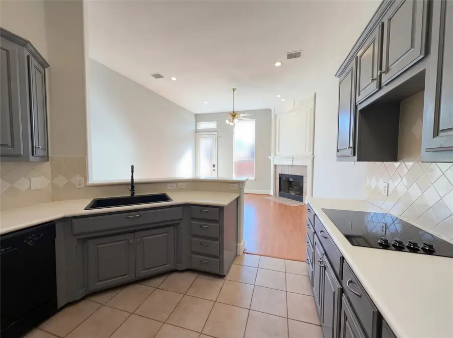 8112 Sycamore Drive, Irving, TX 75063 - Image #2