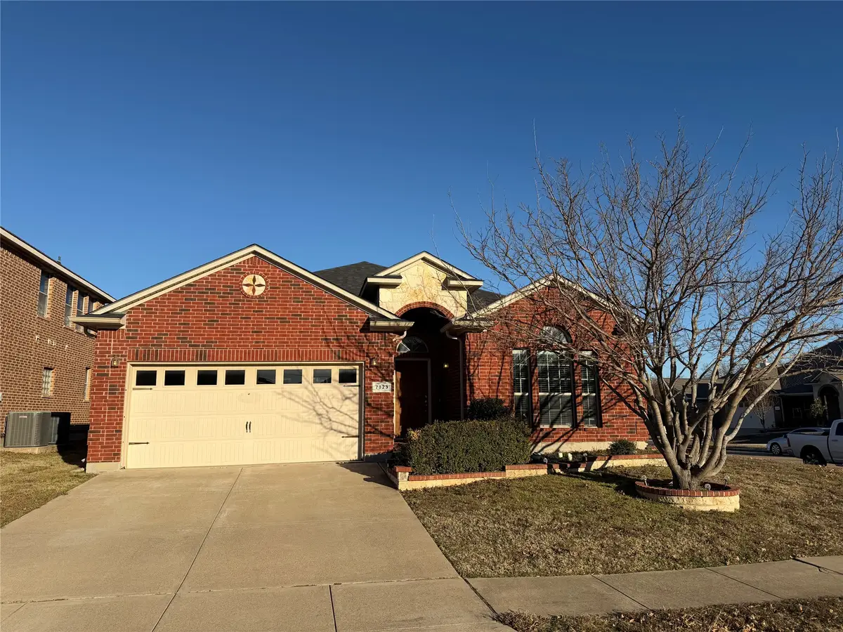 7823 Black Willow Lane, Arlington, TX 76002 - Image #1