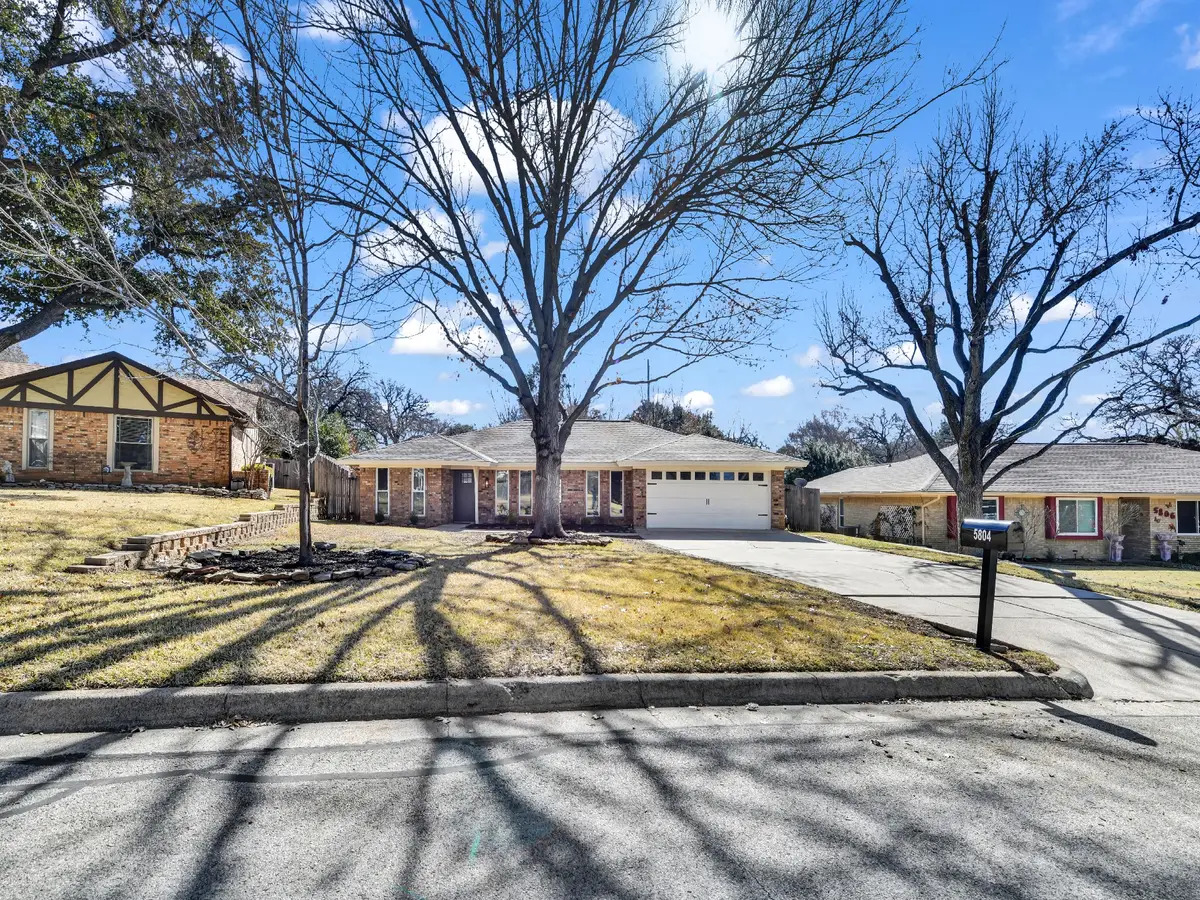 5804 Gatewood Drive, Arlington, TX 76016 - Image #1