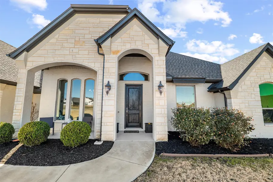 219 Columbia Court, Springtown, TX 76082 - Image #2