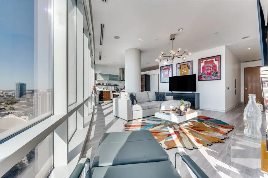 2430 Victory Park Lane #2601, Dallas, TX 75219 - Image #3