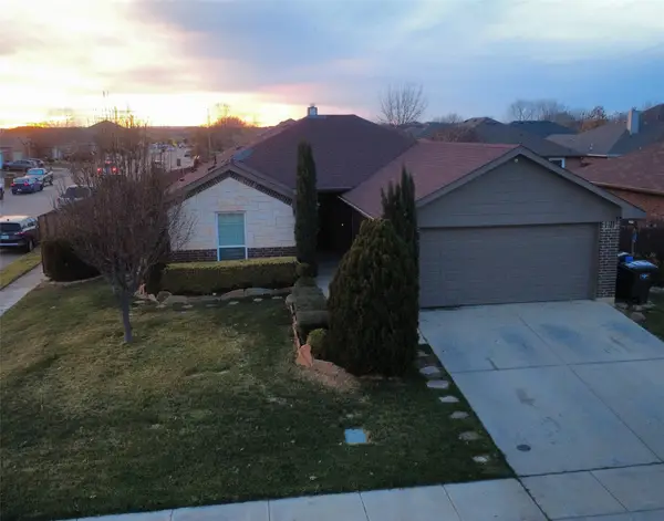 7982 Los Alamitos Lane, Fort Worth, TX 76140