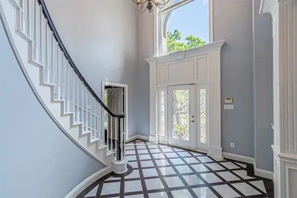 2108 Vista Ridge Court, Arlington, TX 76013