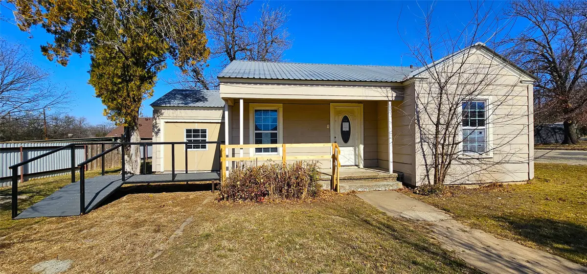 317 E 10th Street, Coleman, TX 76834 - #1