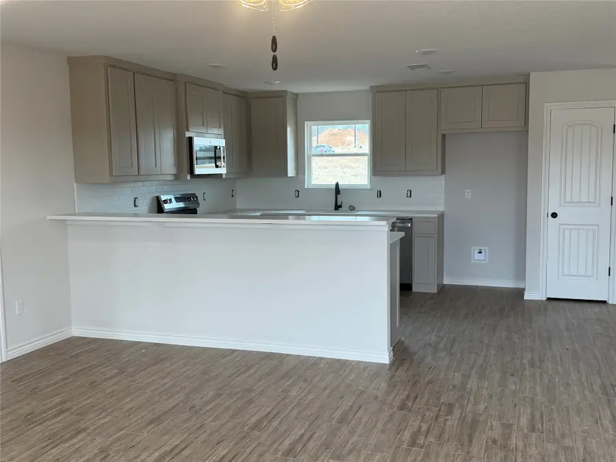 217 Altom Road, Springtown, TX 76082 - Image #2