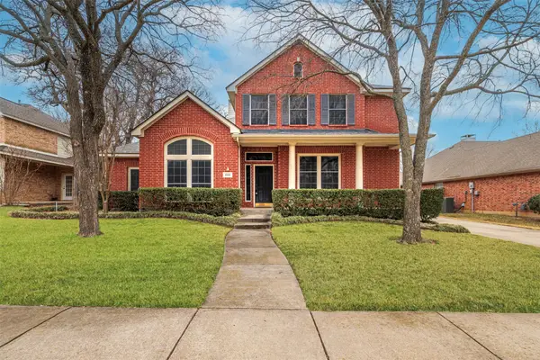 8444 Parkdale Drive, North Richland Hills, TX 76182