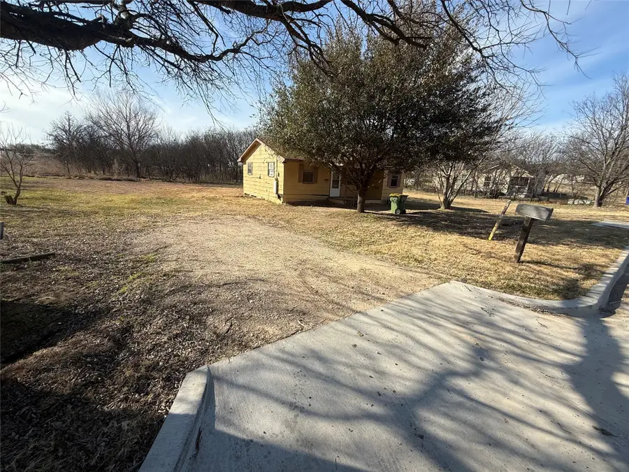 318 S Church Street, Hillsboro, TX 76645 - #2