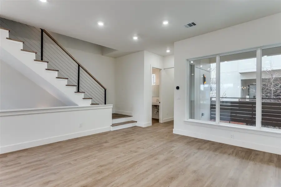 341 College Avenue, Fort Worth, TX 76104 - #2