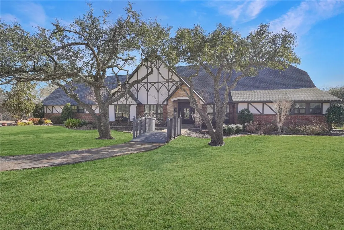 604 S Hampton Road, Oak Leaf, TX 75154 - #1