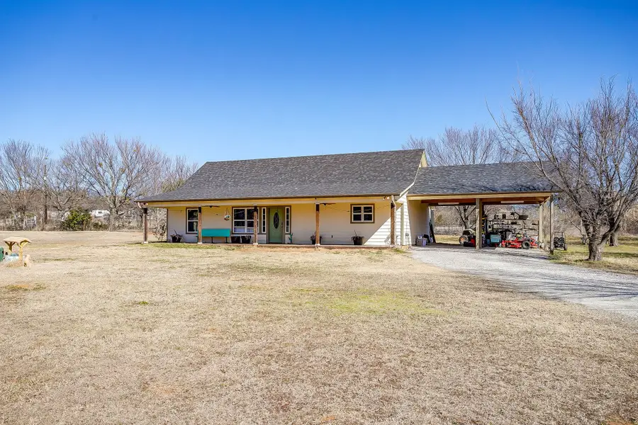 301 Willow Circle, Springtown, TX 76082 - Image #3