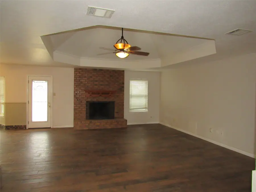 812 Regina Drive, Hewitt, TX 76643 - #2