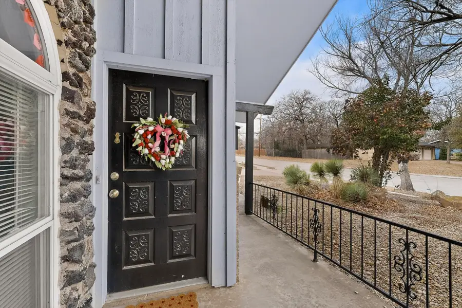 153 Sheri Lane, Hurst, TX 76053 - Image #2