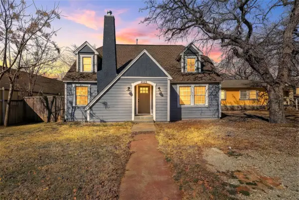 2115 Roanoke Avenue, Dallas, TX 75235