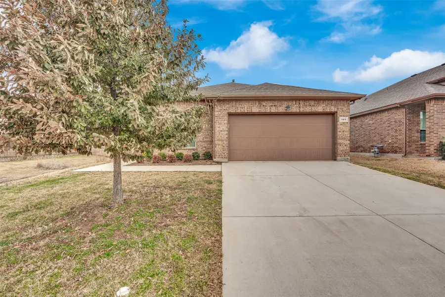 144 Creek Terrace Drive, Saginaw, TX 76131 - Image #2