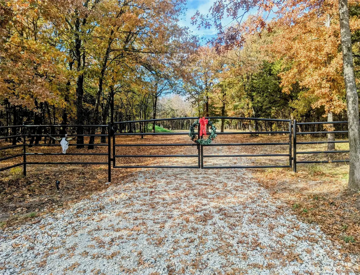 907 Welch School Road, Collinsville, TX 76233 - #1