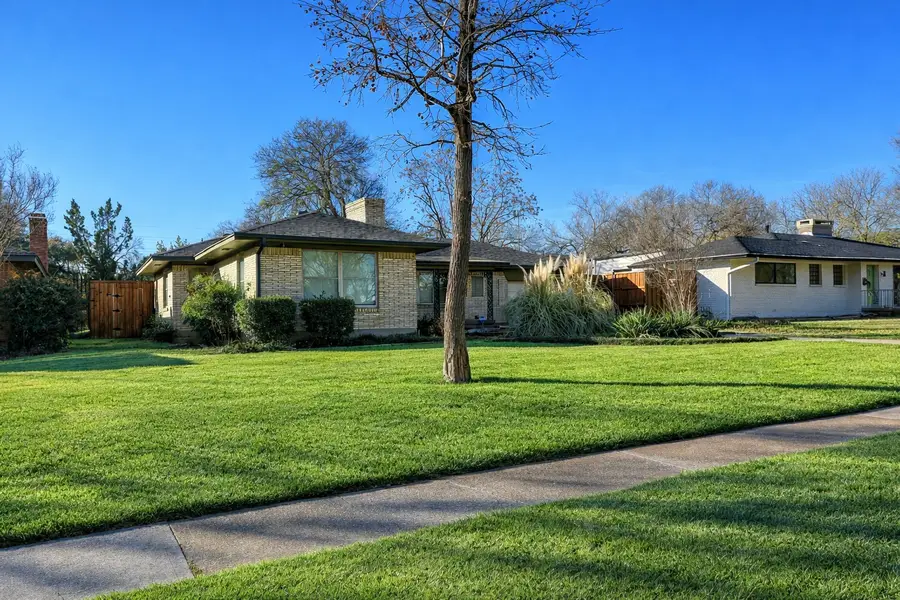 2842 Woodmere Drive, Dallas, TX 75233 - Image #2