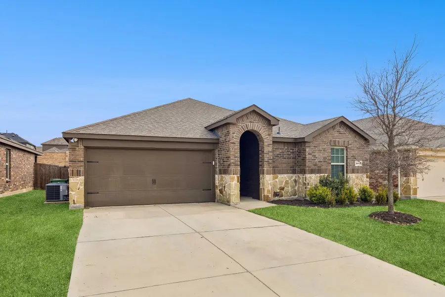 8012 Gallup Avenue, Aubrey, TX 76227 - #2