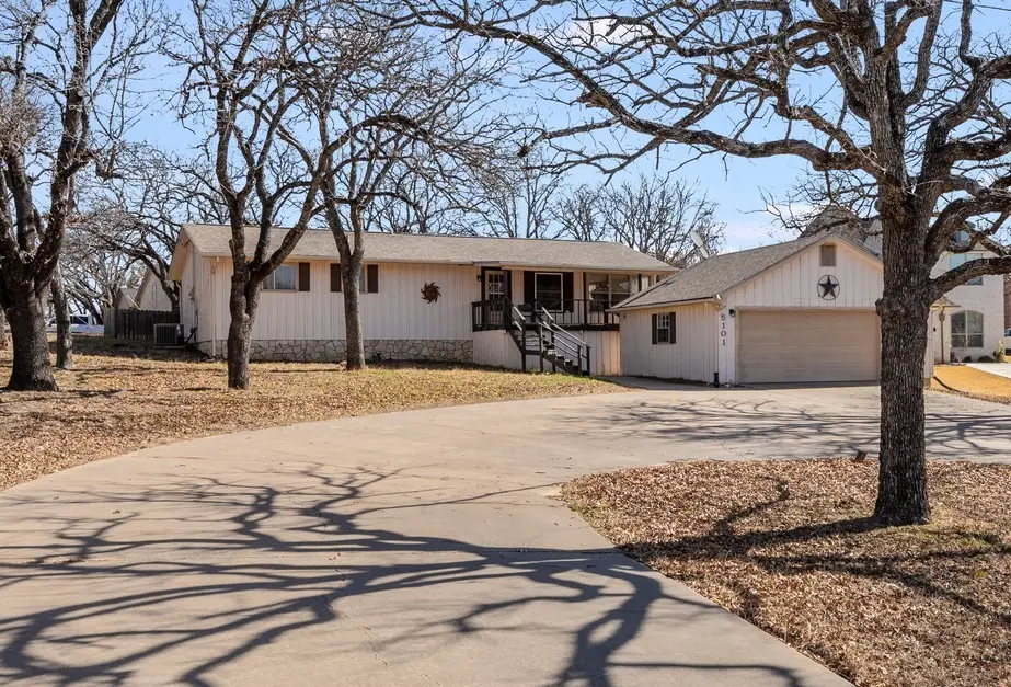 5101 Largo Drive, Granbury, TX 76049 - #1