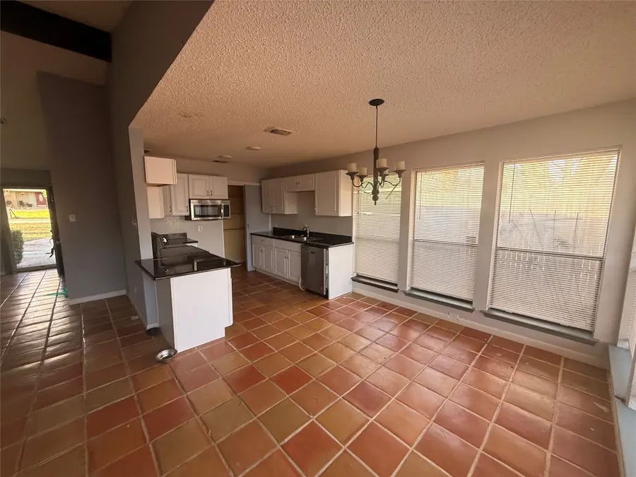 5604 Trail Crest Drive, Arlington, TX 76017 - #2