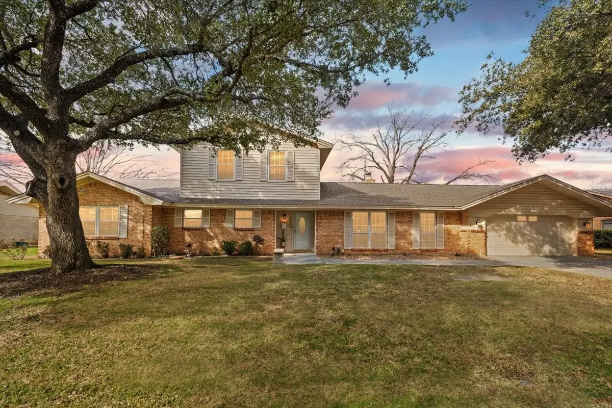 4013 Golden Oaks Drive, Fort Worth, TX 76117 - #1