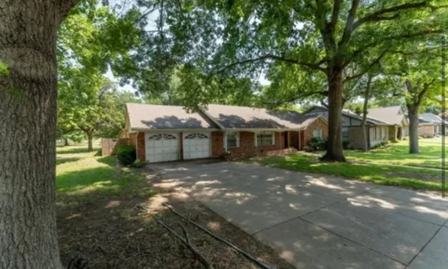 4215 Southcrest Drive, Arlington, TX 76013 - Image #2