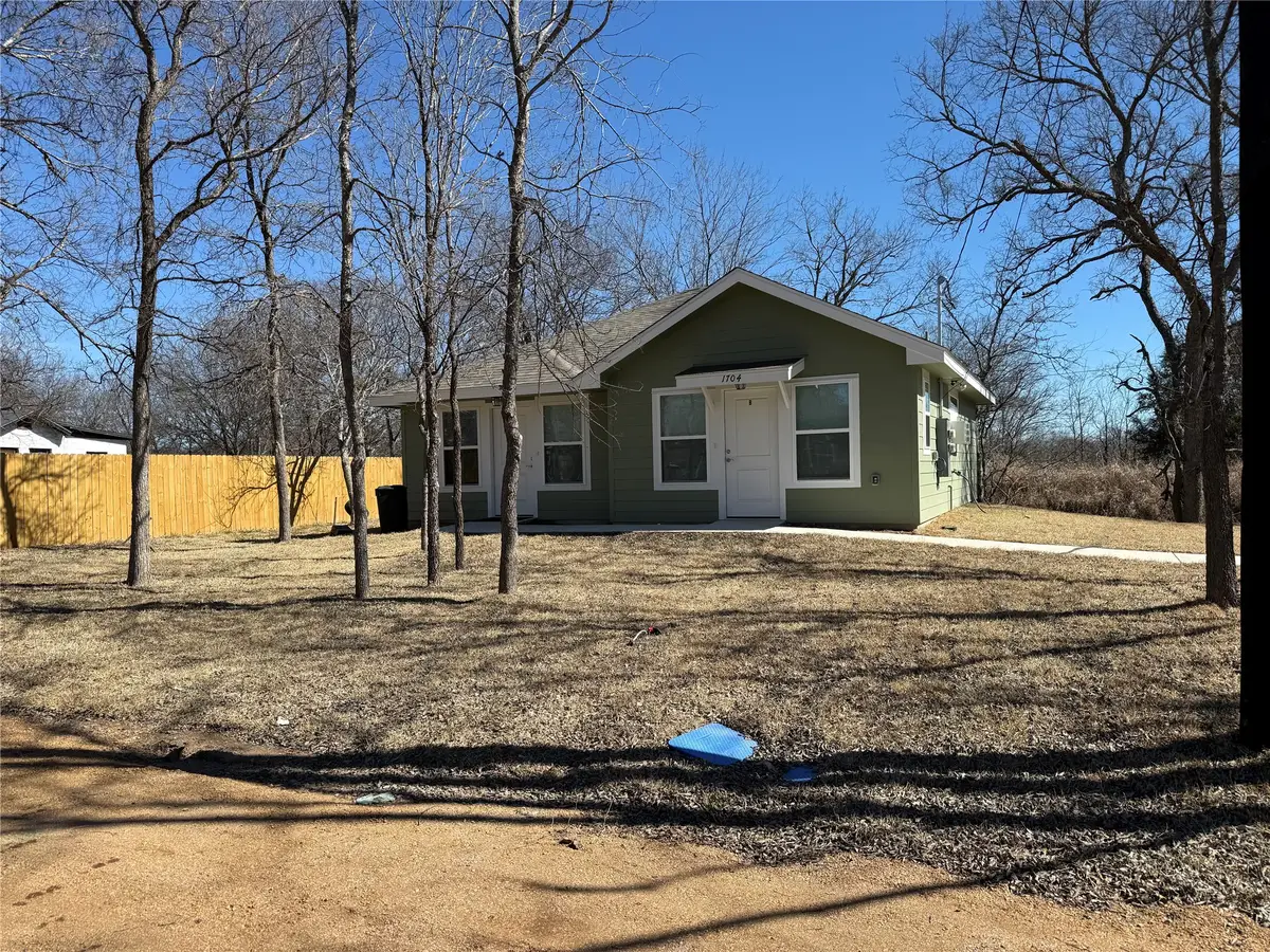 1704 E 3rd Street, Lampasas, TX 76550 - #1