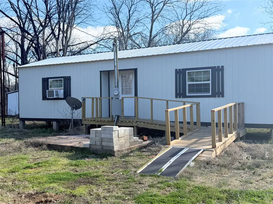 105 E Riley, Wortham, TX 76693 - #2