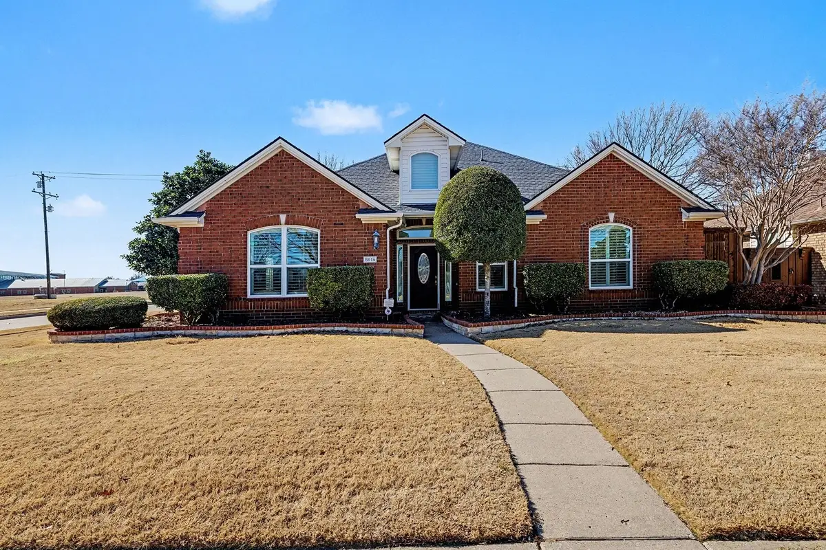 8615 Oakleaf Drive, Frisco, TX 75035 - Image #1